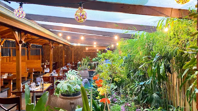 Looking for the best Vietnamese food in Braybrook? Blue Bamboo is your go-to destination for roast duck, cozy vibes, and unforgettable flavours.